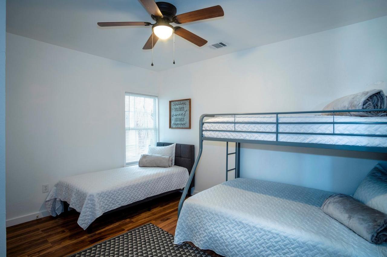 Downtown View Cozy 2br1ba Sleeps 8 Appartement