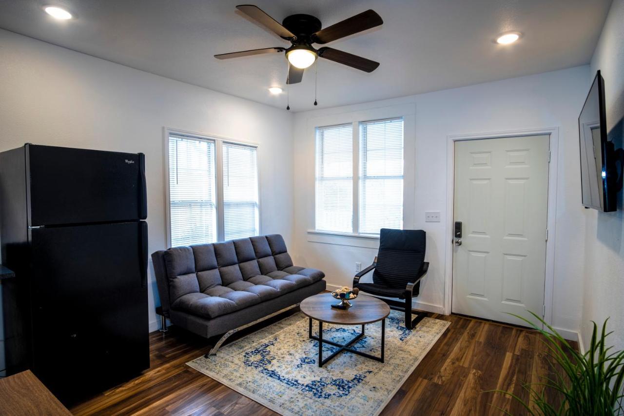 Downtown View Cozy 2br1ba Sleeps 8 Appartement *